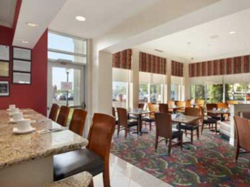 Hilton Garden Inn West Edmonton Exterior photo