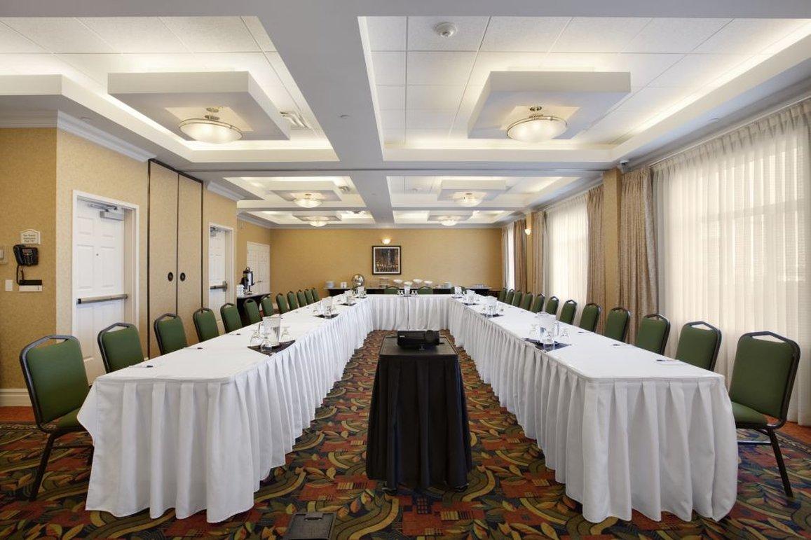 Hilton Garden Inn West Edmonton Exterior photo